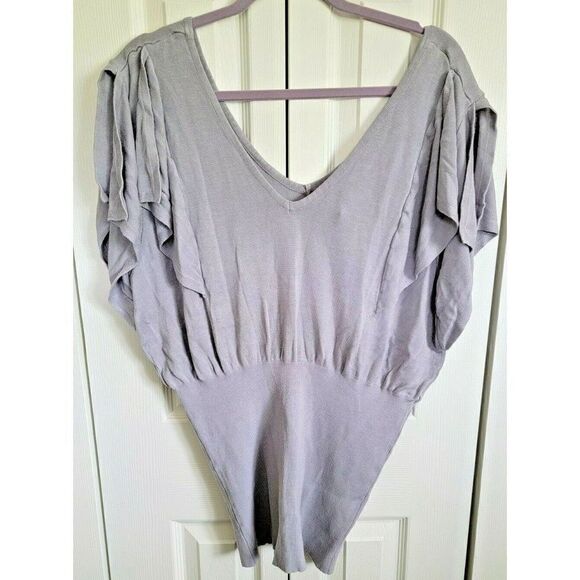 Torrid 3 Sweater Top Gray Silver‎ Short Ruffle Sleeve Cinch Waist Size 3X - Picture 1 of 5